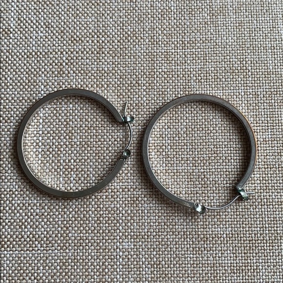 Simple Express Hoops - Picture 5 of 5